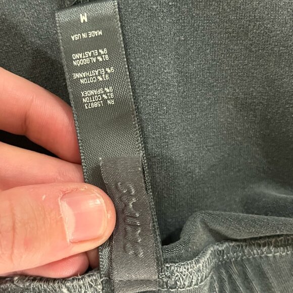 SKIMS green leggings - Picture 3 of 4